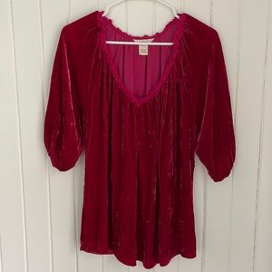 Red velvet, short sleeve, V-neck top